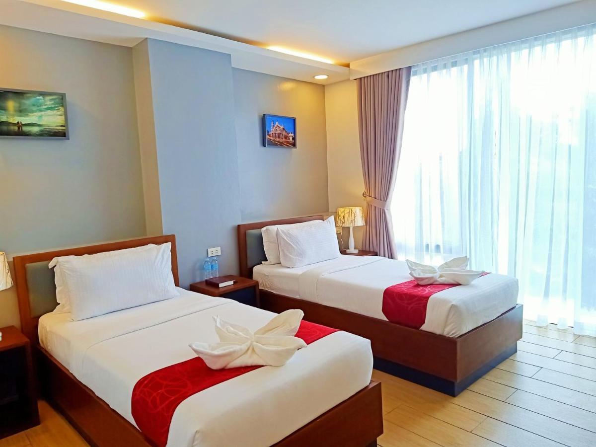 Inncity Hotel Калбайог Экстерьер фото