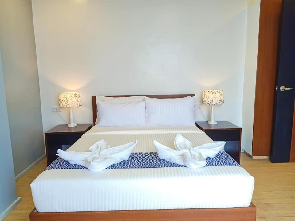 Inncity Hotel Калбайог Экстерьер фото